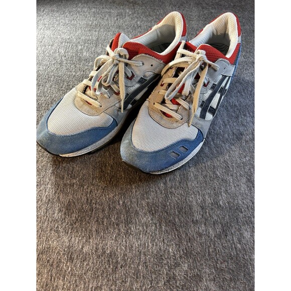 Athletic_Shoes